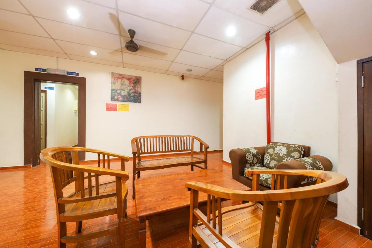 Oyo89763蓝水酒店 丰盛港 外观 照片