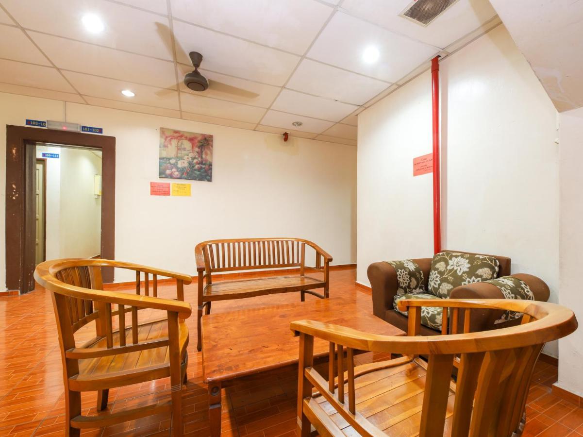 Oyo89763蓝水酒店 丰盛港 外观 照片